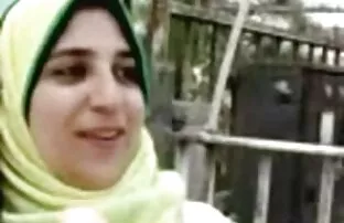 Chica blanca videos latinos caseros estirada al máximo