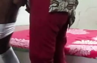 Esposa jugosa porno castellano latino obtiene su coño complacido por un extraño