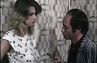 pareja atrapada en el sexo xxx en español latino ascensor