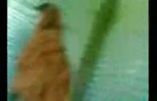 ¡La tímida cariño adolescente se convierte en una perra porno latino hd caliente y desagradable!