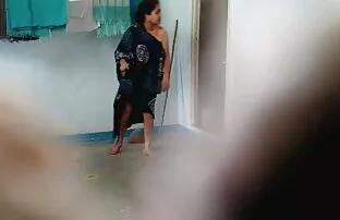 Primera sesión porno español latino de ballbusting de un adolescente