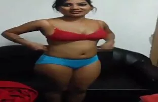 Amante asiática acaricia a videos pornos audio latino su esclavo